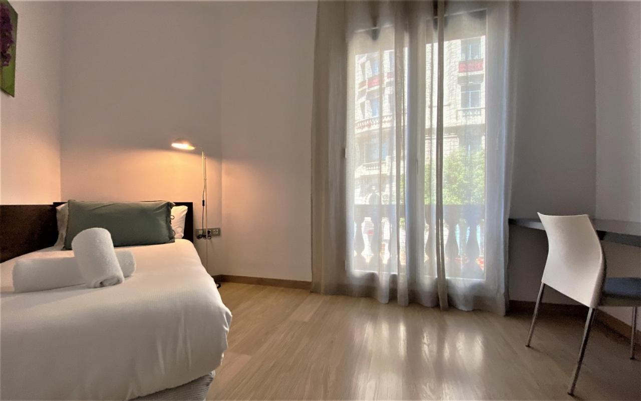 Fisa Rentals Gran Via Apartments Barcelona Ngoại thất bức ảnh