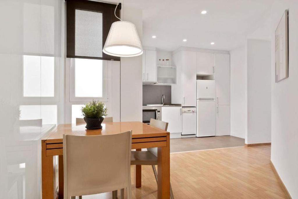 Fisa Rentals Gran Via Apartments Barcelona Ngoại thất bức ảnh