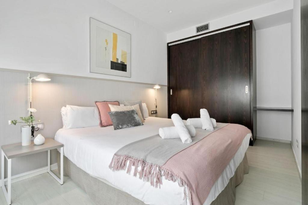 Fisa Rentals Gran Via Apartments Barcelona Ngoại thất bức ảnh