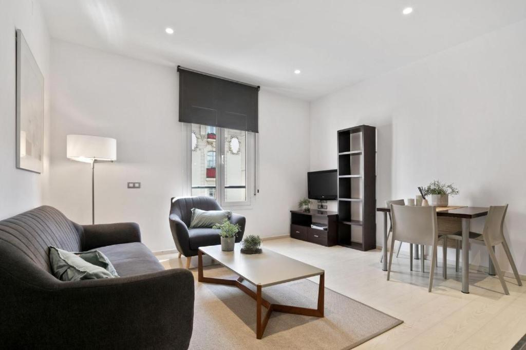 Fisa Rentals Gran Via Apartments Barcelona Ngoại thất bức ảnh