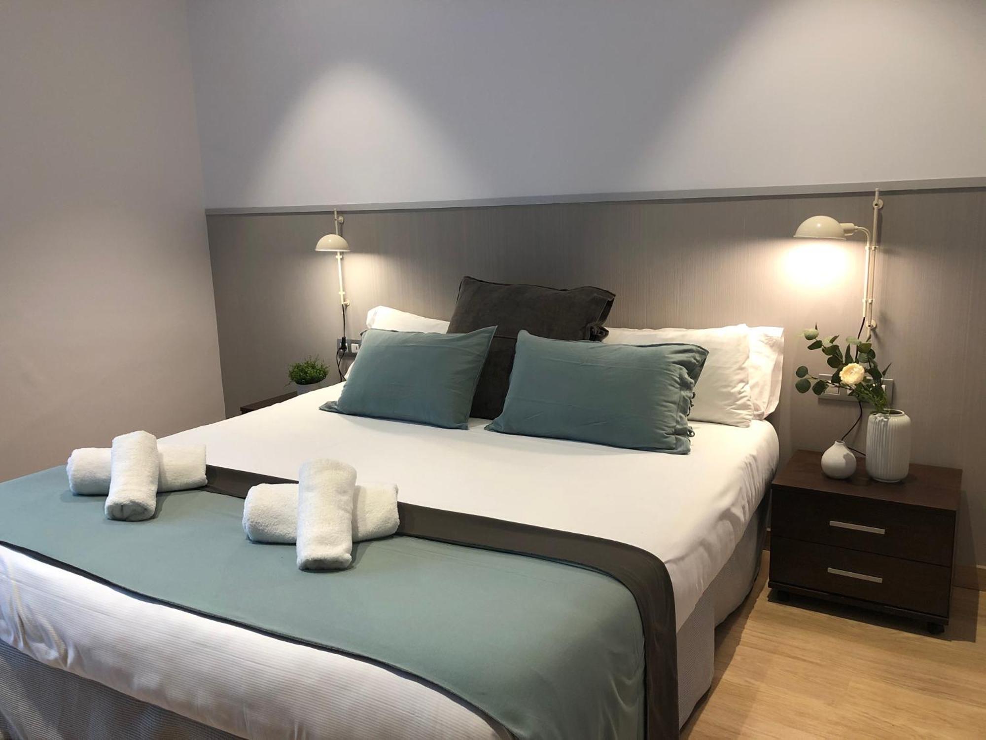 Fisa Rentals Gran Via Apartments Barcelona Ngoại thất bức ảnh