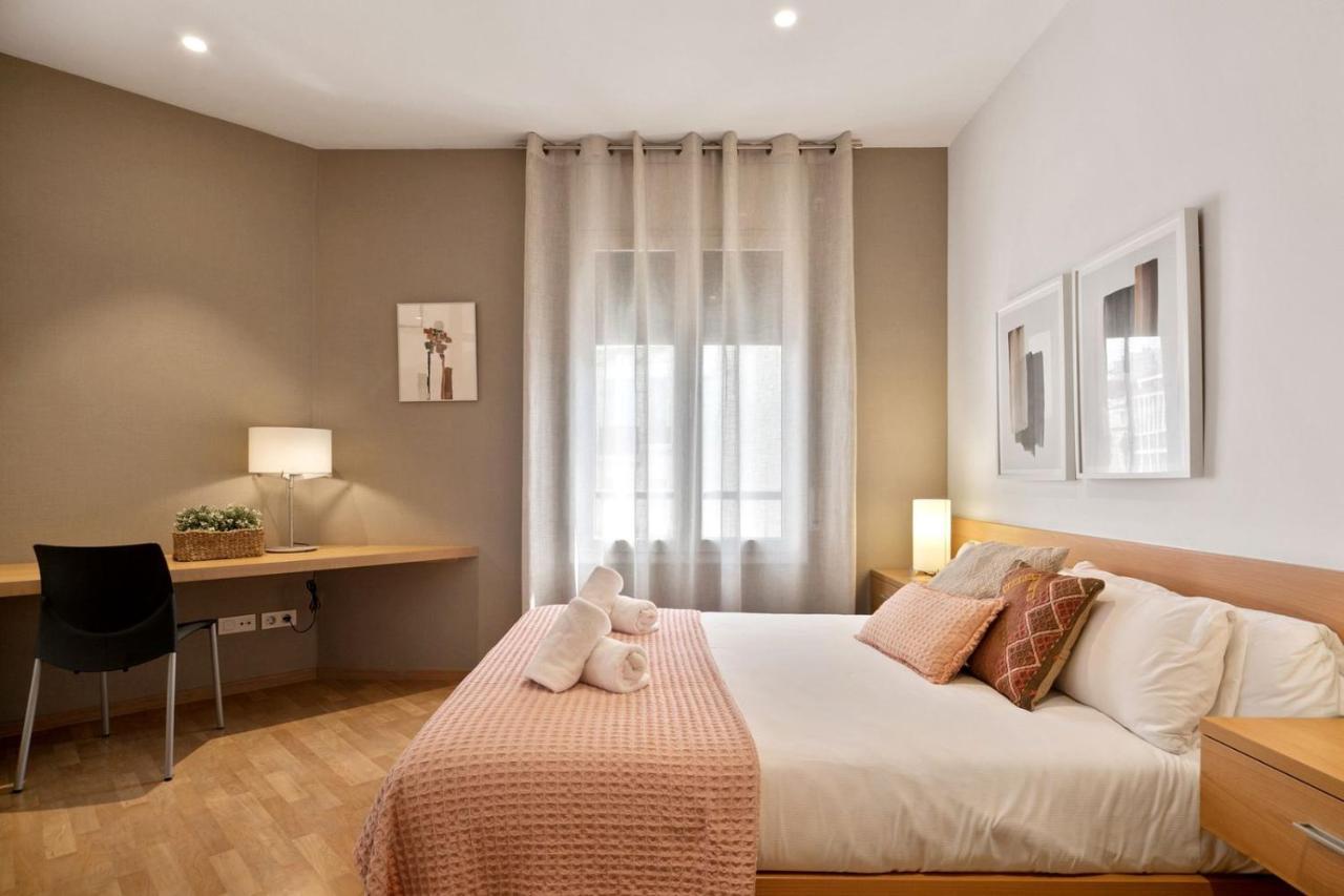 Fisa Rentals Gran Via Apartments Barcelona Ngoại thất bức ảnh