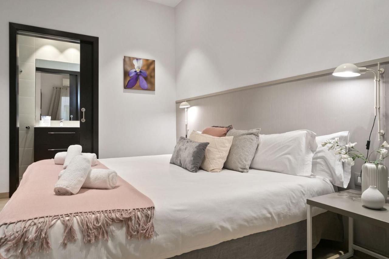 Fisa Rentals Gran Via Apartments Barcelona Ngoại thất bức ảnh