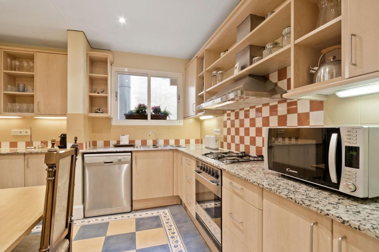 Fisa Rentals Gran Via Apartments Barcelona Ngoại thất bức ảnh
