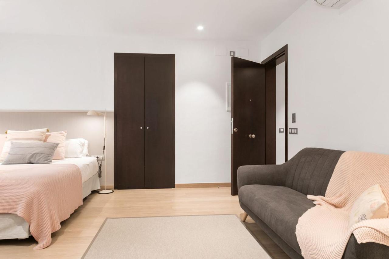 Fisa Rentals Gran Via Apartments Barcelona Ngoại thất bức ảnh